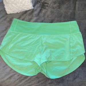 Lululemon 2.5 short